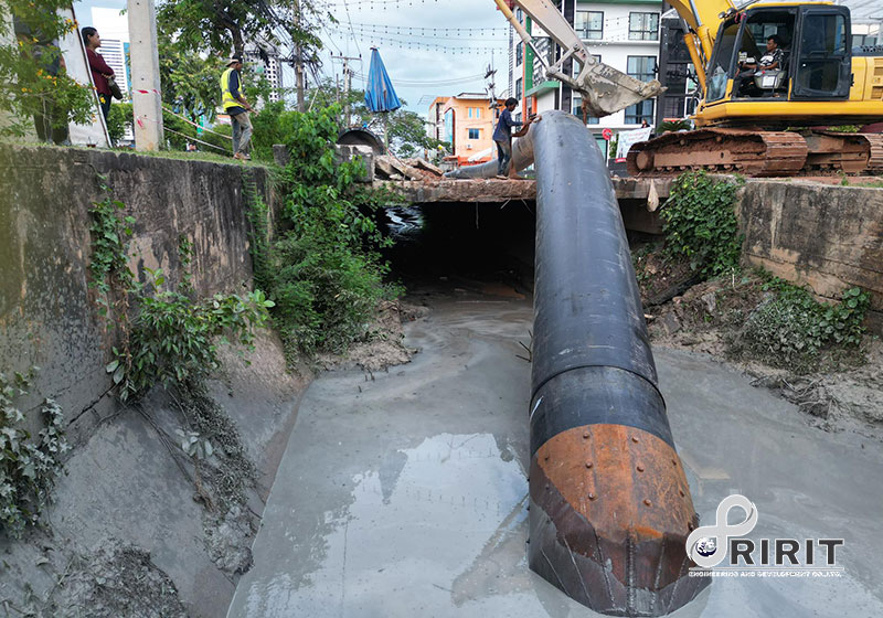HDD pipe drag head size 1,000 mm.